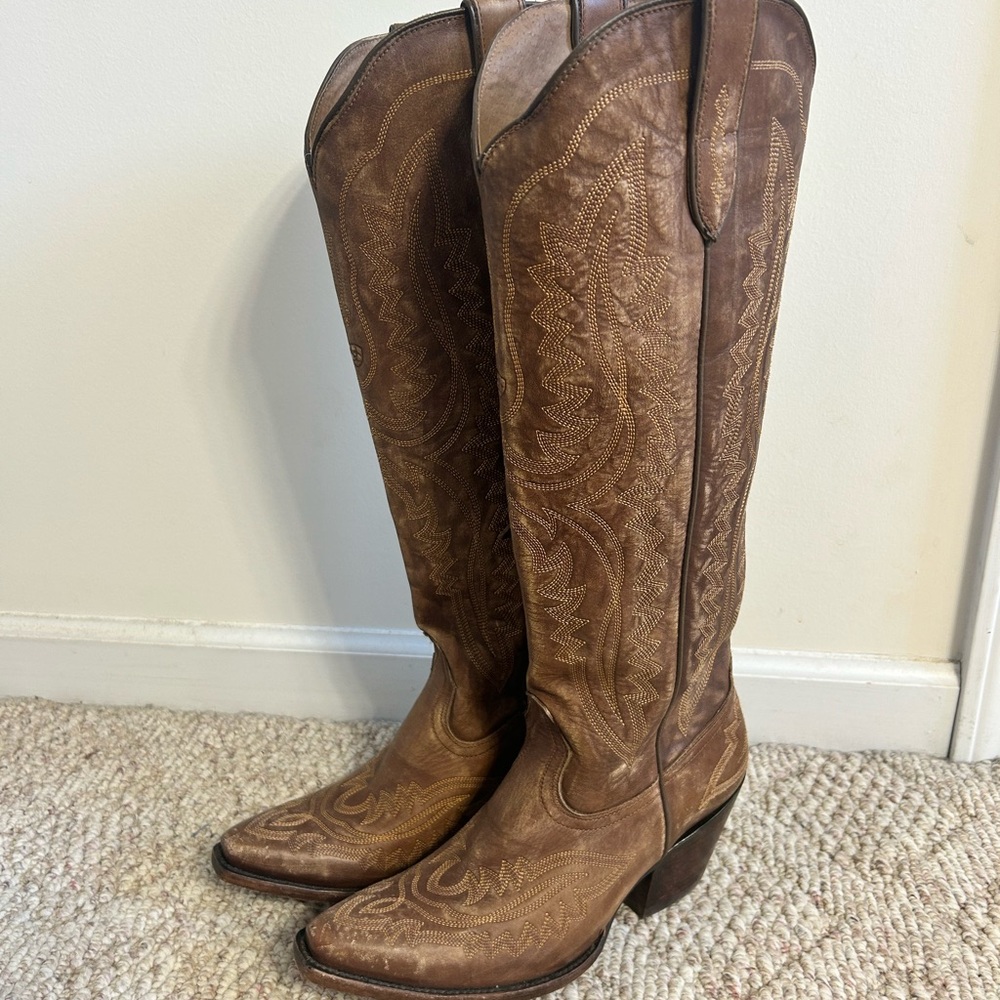 Ariat Casanova Boots - Naturally Distressed Brown